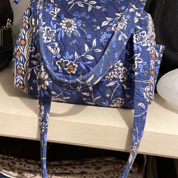 QK Blue Floral Quilted Bag - Picture 3 of 10